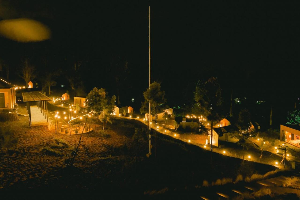 Bobocabin Gunung Mas, Puncak Hotel Tagalbato Екстериор снимка